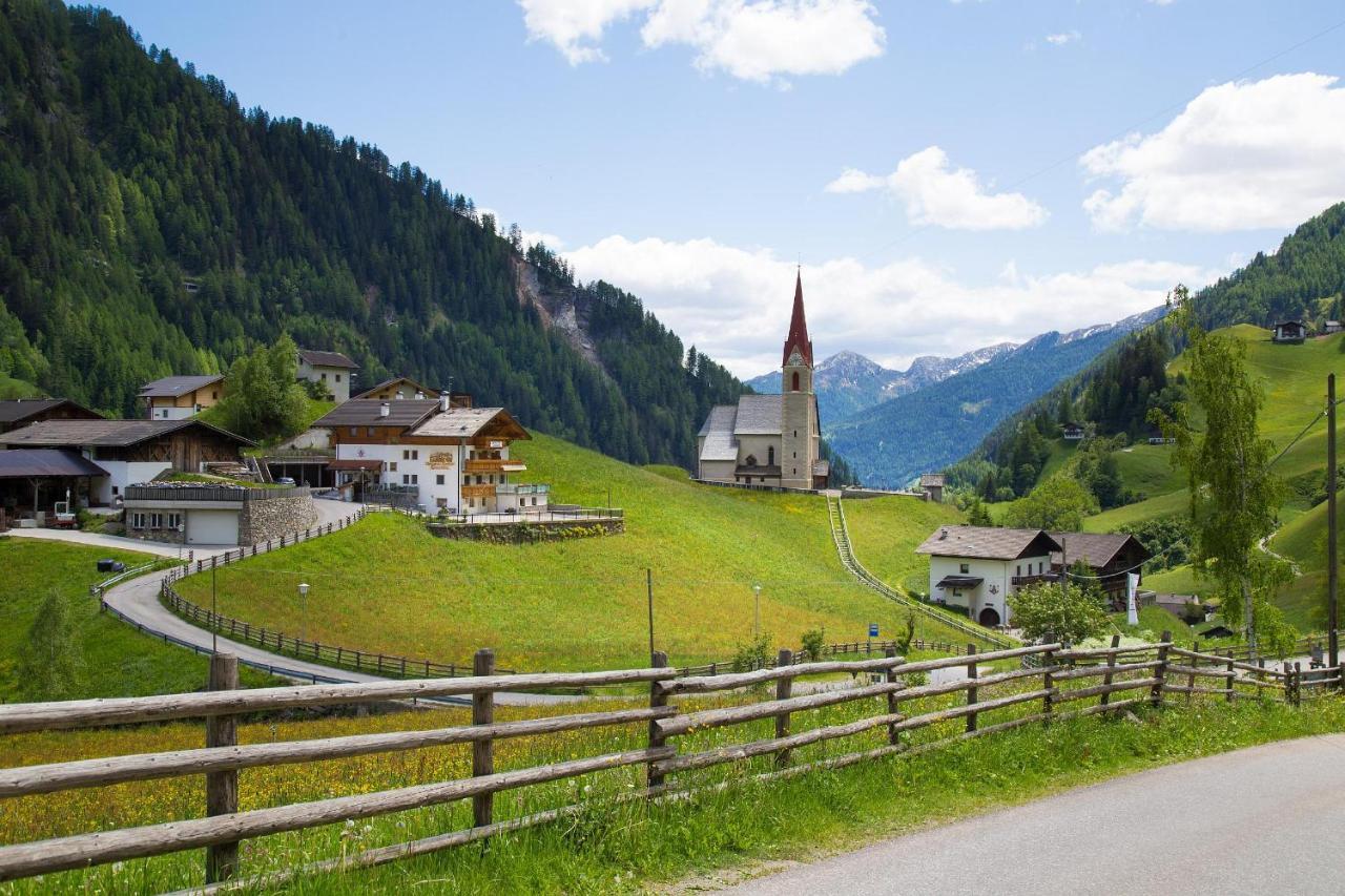 Gasthof Trausberg Corvara in Passiria Exterior photo